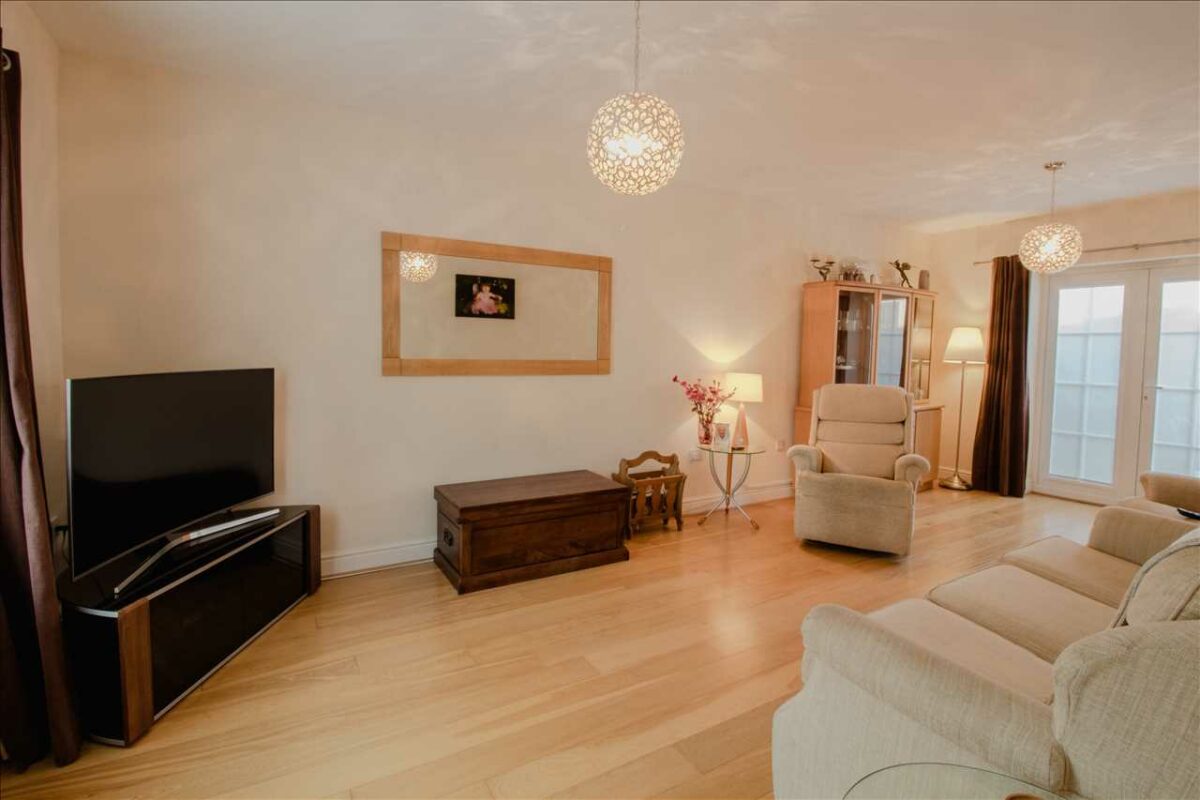 Lockwood Chase, Oxley Park Alexander Lawrence