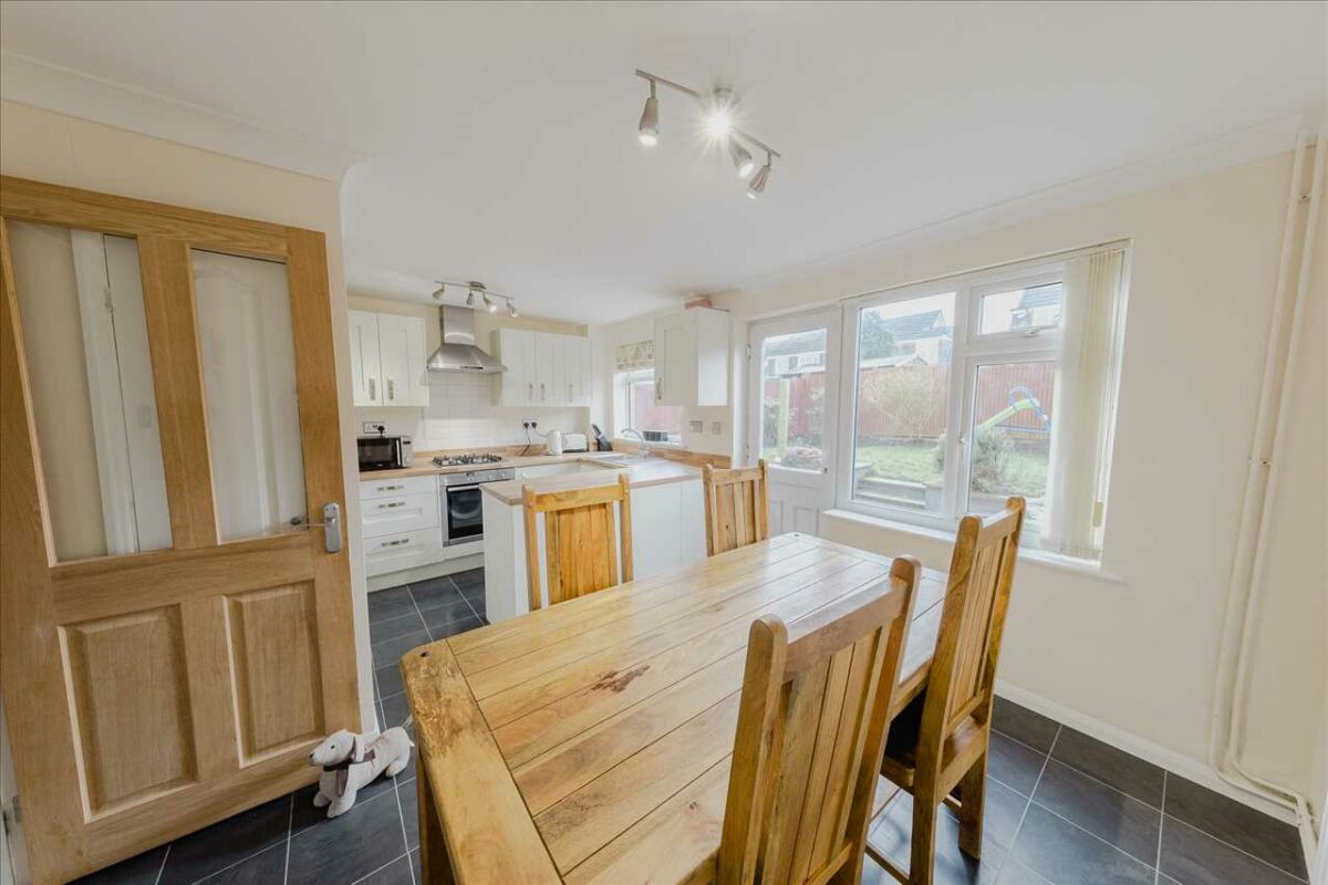 Lagonda Close, Newport Pagnell Alexander Lawrence